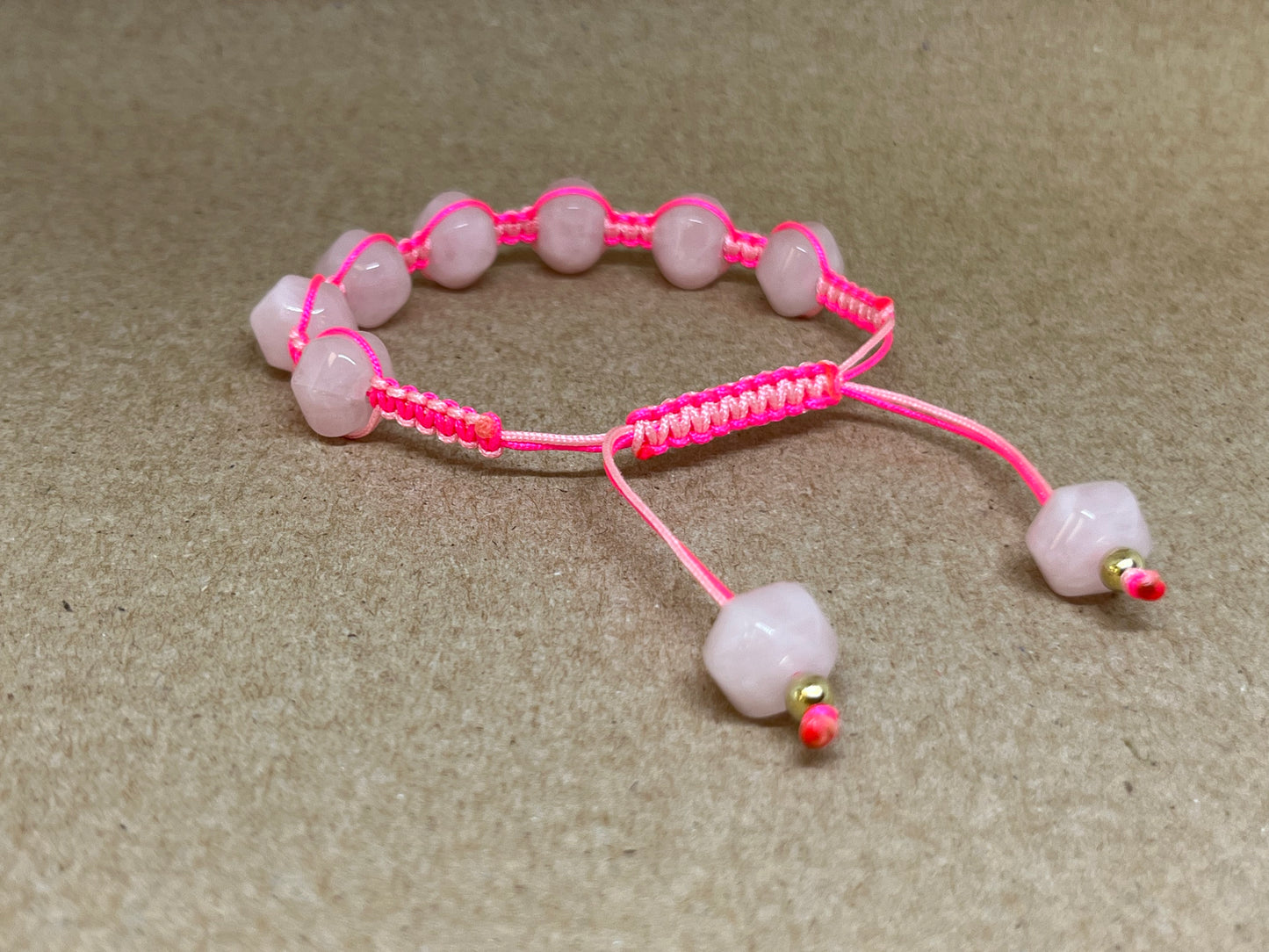 Bracelet tressé avec quartz.